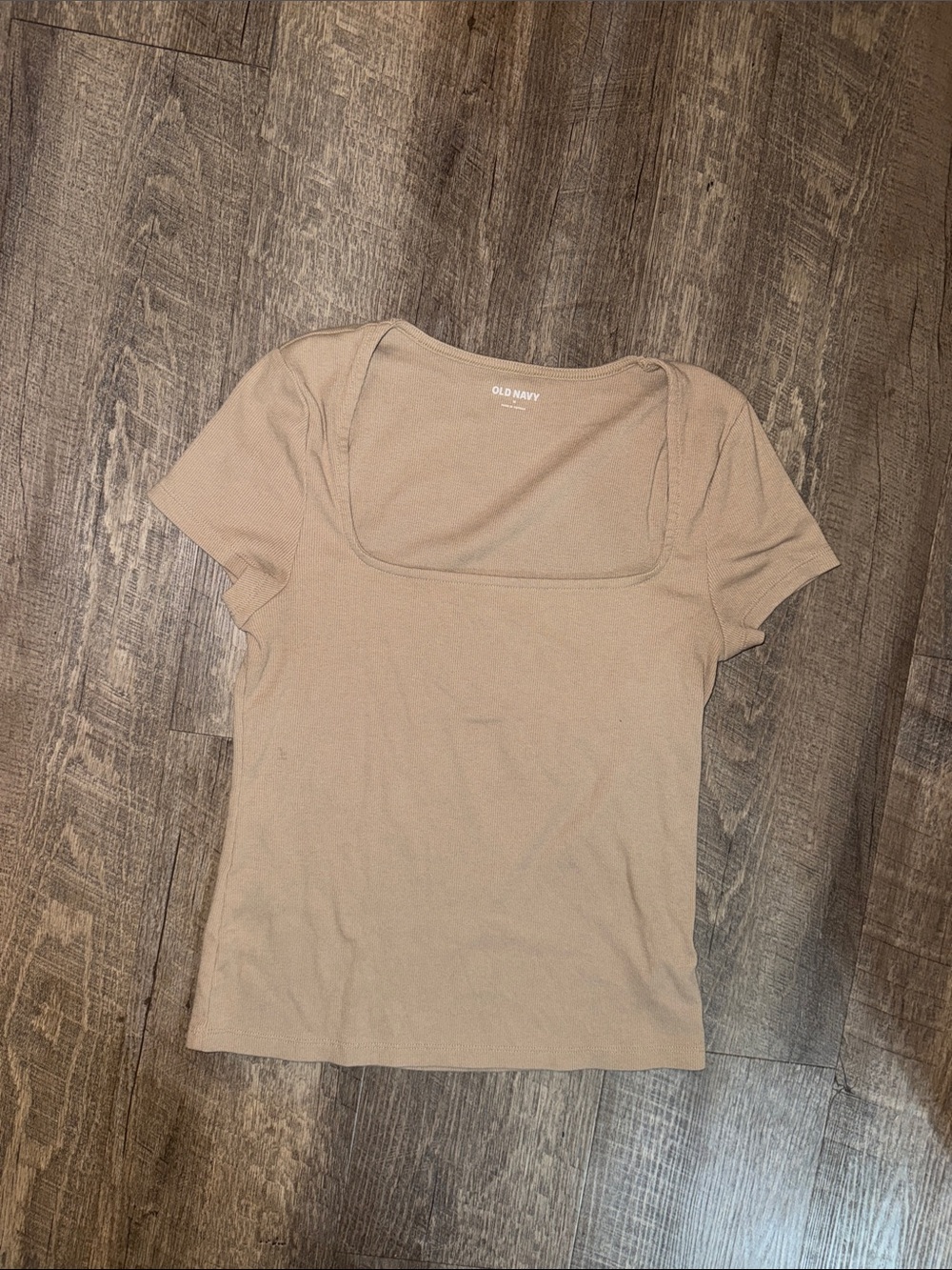 Old Navy Short Sleeve Square Neck Tee in Light Tan